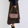 Cartera al hombro Leaf en efecto cuero gamuza Taupe