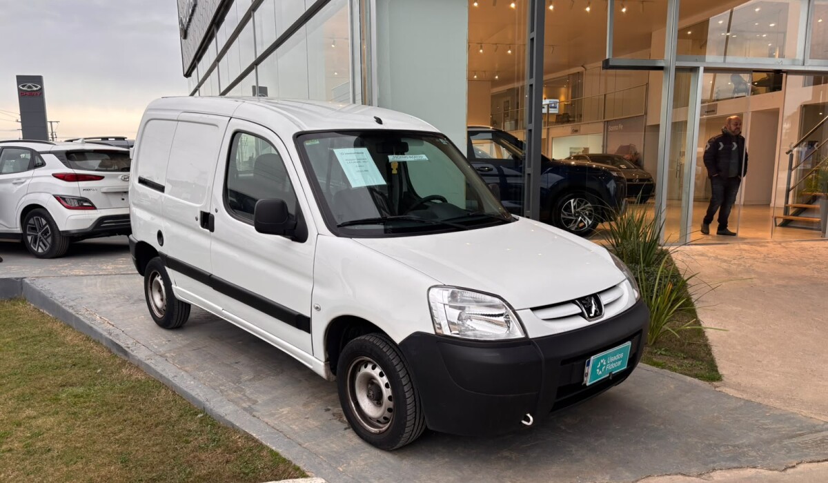 Peugeot Partner 1.4 Furgon - 2017 Peugeot Partner 1.4 Furgon - 2017
