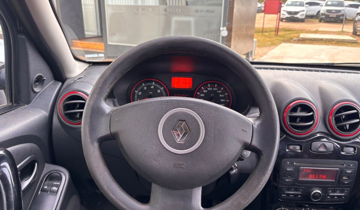 Renault Sandero Stepway Comf. 1.6 - 2014 Renault Sandero Stepway Comf. 1.6 - 2014