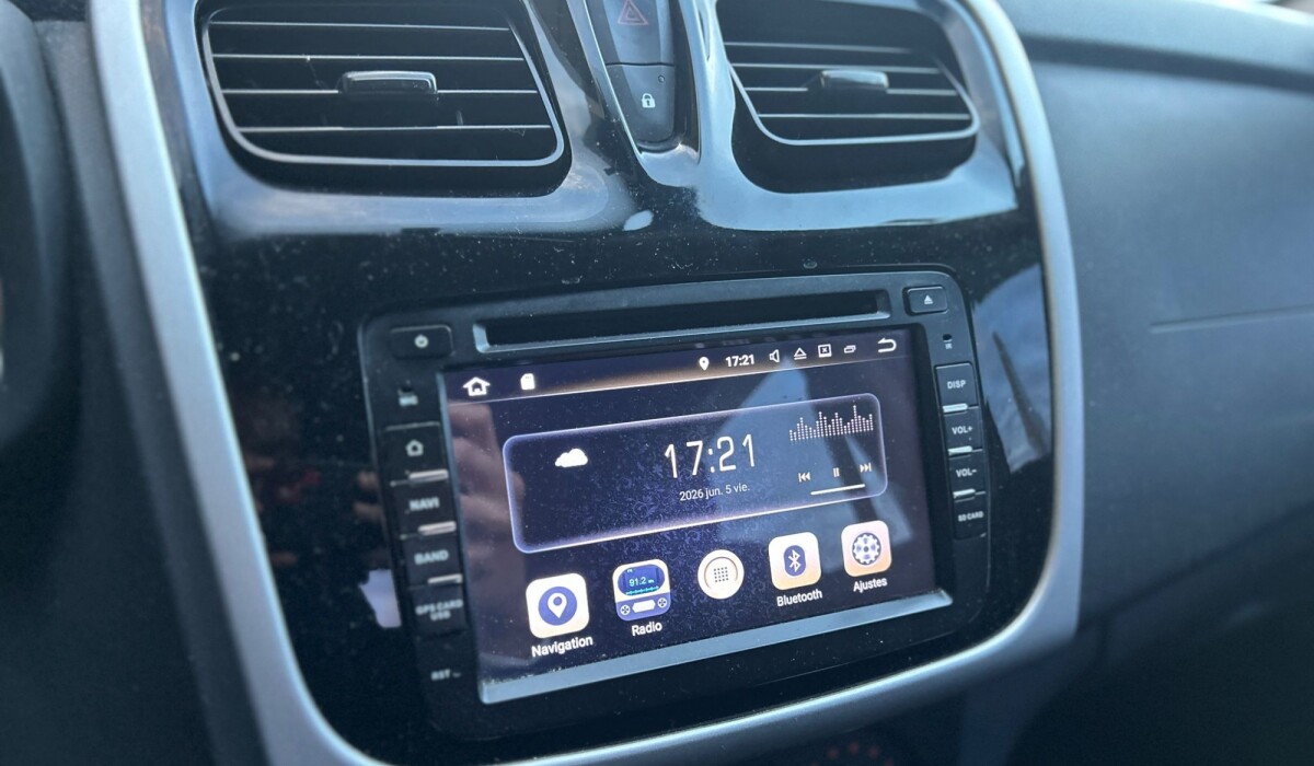 Renault Sandero Autentique Full - 2017 Renault Sandero Autentique Full - 2017