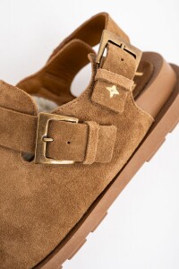 Zueco Gamuza Con Corderito Camel