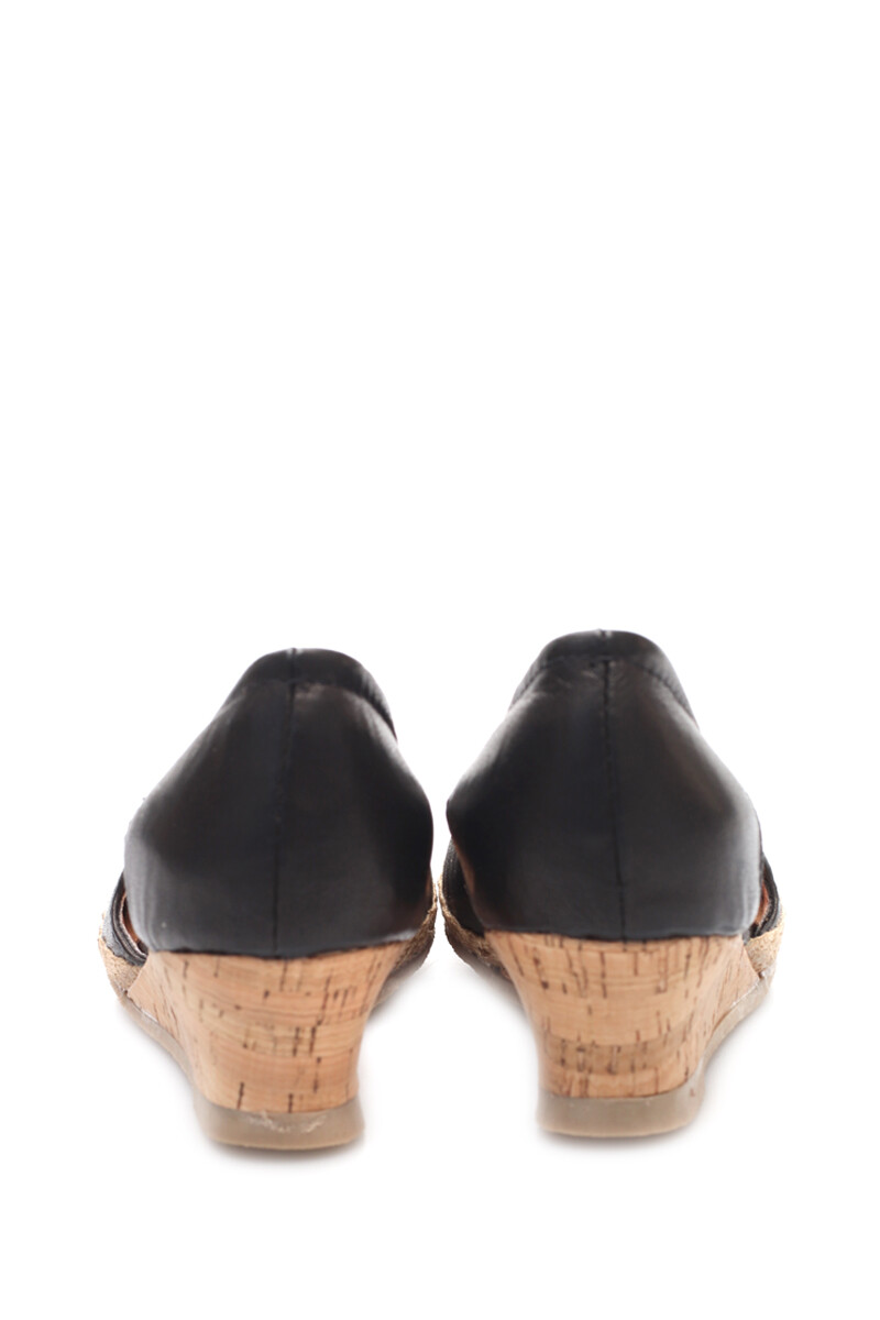Zapato Taco Corrido Cuero Negro