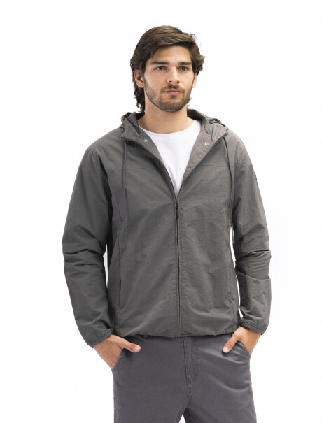 Campera de Nylon Forum Norland Gris Claro