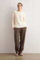 Sweater con botones crudo