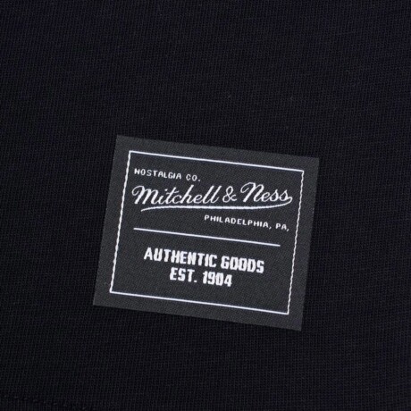 Remera Mitchell & Ness Authentic Goods BK1