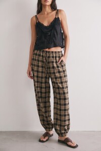 Pantalon A Cuadros Negro