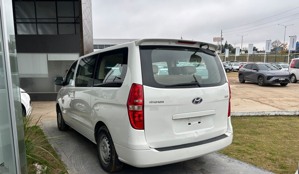Hyundai H1 Nafta Mbus - 2011 Hyundai H1 Nafta Mbus - 2011