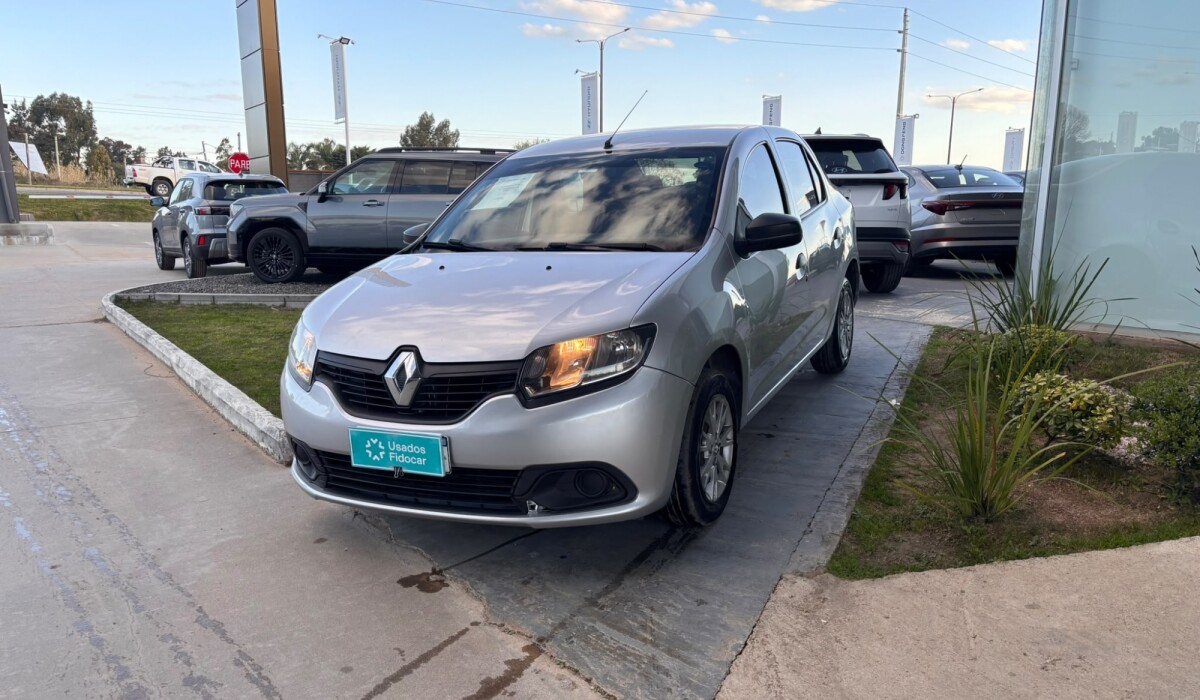 Renault Logan Authentique 1,6 - 2018 Renault Logan Authentique 1,6 - 2018