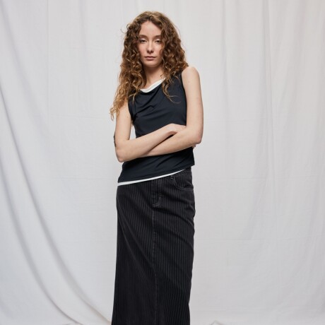 REMERA VANA Negro