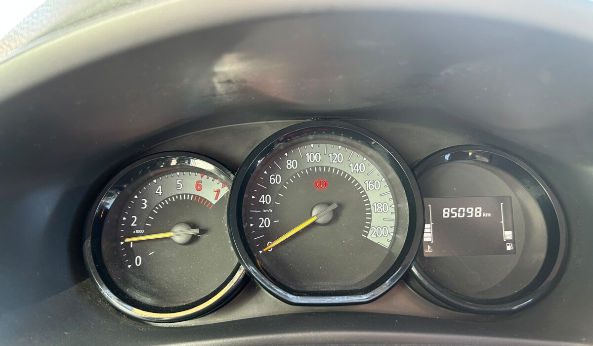 Renault Logan Life - 2023 Renault Logan Life - 2023