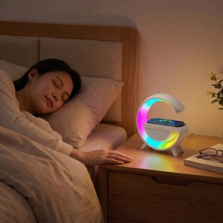 VELADORA PARLANTE CARGADOR DE CELULAR CON LUCES VELADORA PARLANTE CARGADOR DE CELULAR CON LUCES