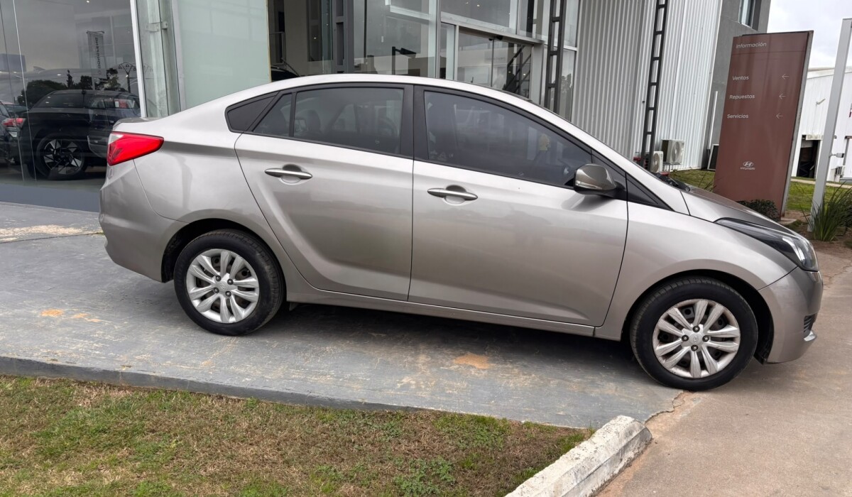 Hyundai HB20S 1.6 Comfort Plus - 2018 Hyundai HB20S 1.6 Comfort Plus - 2018