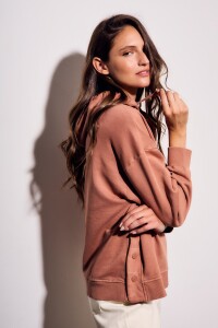 Sweater Capucha Lavado Mocha