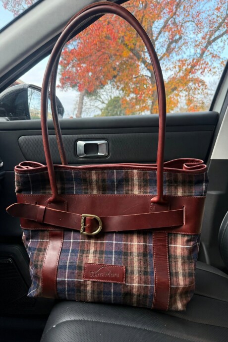 British Handbag Chocolate / Beige