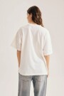 REMERA PEARLS Blanco