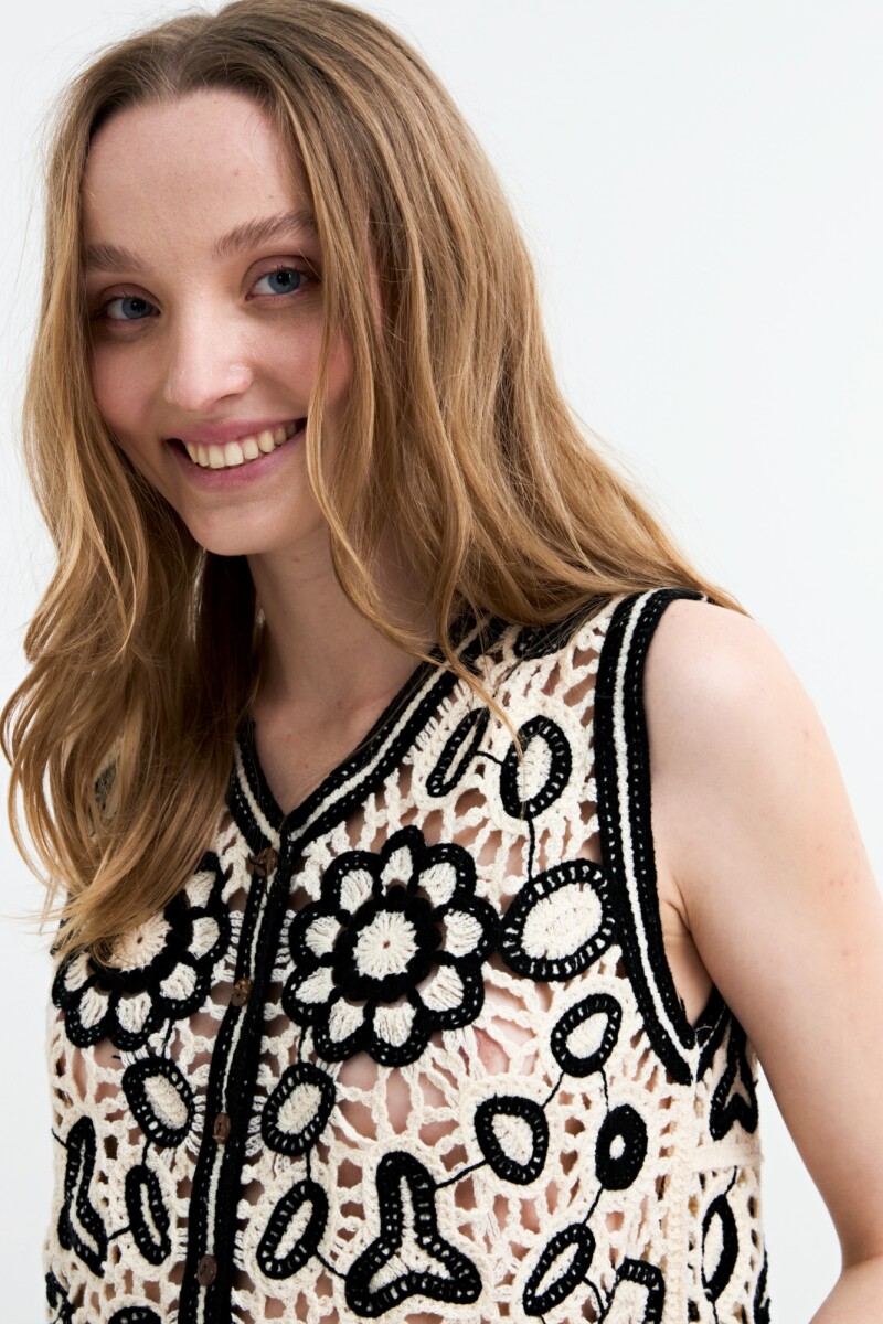 Chaleco crochet calado floral NEGRO