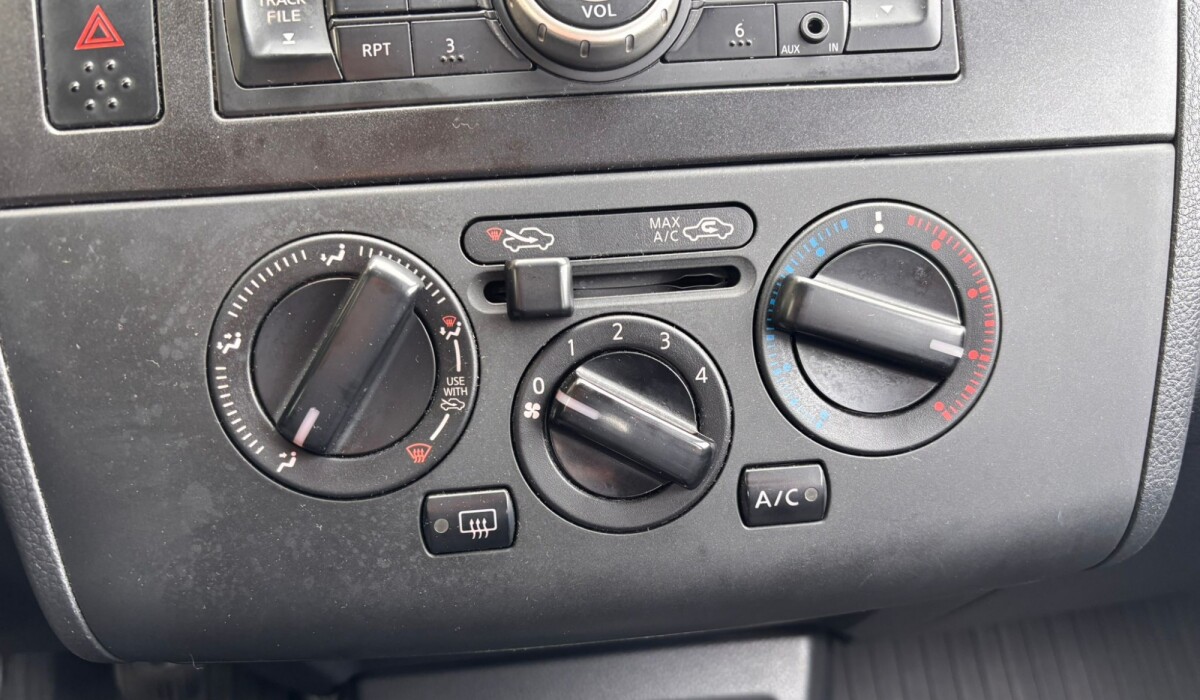 Nissan Tiida HB Full - 2013 Nissan Tiida HB Full - 2013