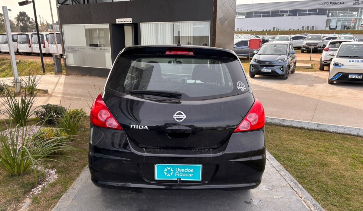 Nissan Tiida HB Full - 2013 Nissan Tiida HB Full - 2013