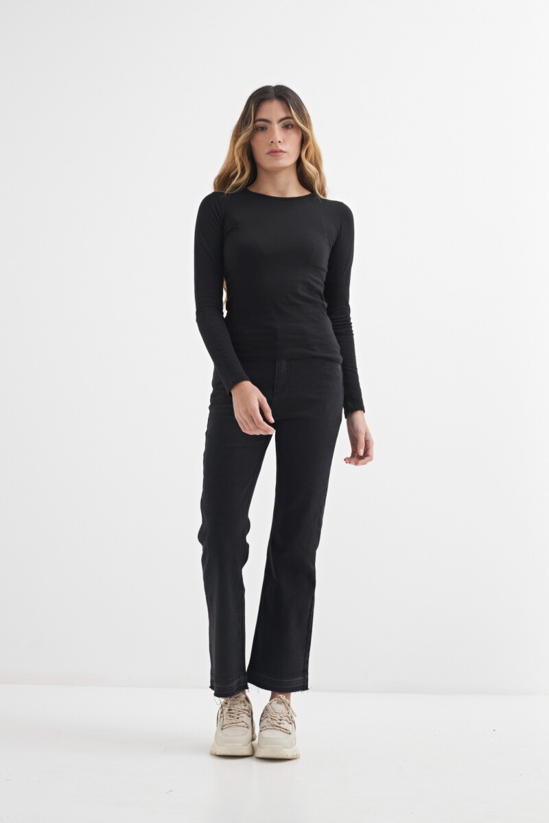 Remera cuello redondo NEGRO