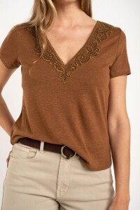 Remera Con Lino Camel
