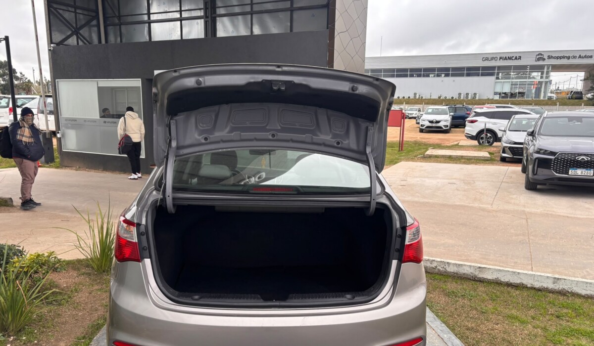 Hyundai HB20S 1.6 Comfort Plus - 2018 Hyundai HB20S 1.6 Comfort Plus - 2018