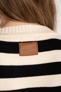 Sweater Rayado Negro