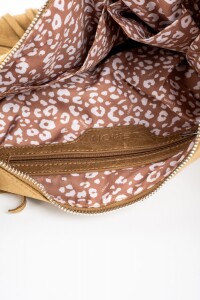 Cartera Flecos Gamuza Vegana Camel