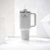Vaso Térmico en Acero inox. Stanley Quencher 887ml Frost