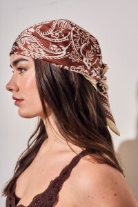 Bandana Arabescos Clásicos Chocolate