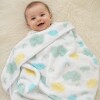 Manta fleece WAKIDS nubes pastel blanco