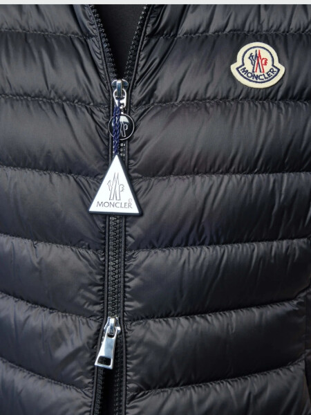 MONCLER - Chaleco de Plumas Igens Negro