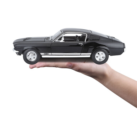 Auto de Colección Maisto 1967 Ford Mustang GTA Fastback Escala 1:18 U