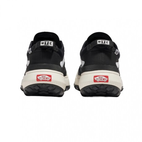 Championes Vans MTE Crosspath Black White