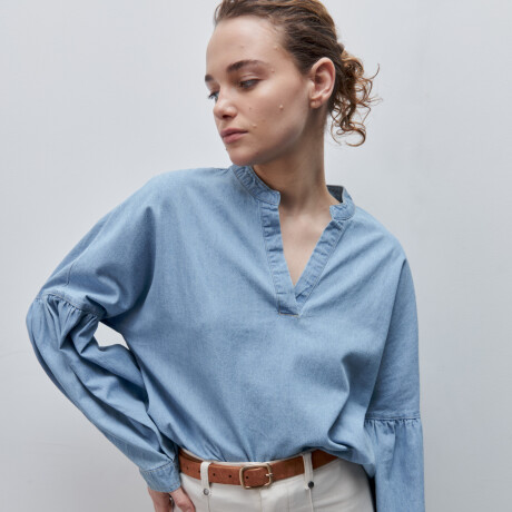 BLUSA TOPO Celeste