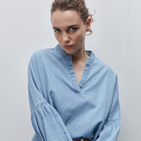 BLUSA TOPO Celeste