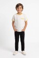 Remera m/c con vivos y estampa CRUDO