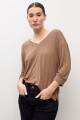 Remera escote V topo