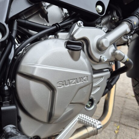 Suzuki Vstrom 650 Negro