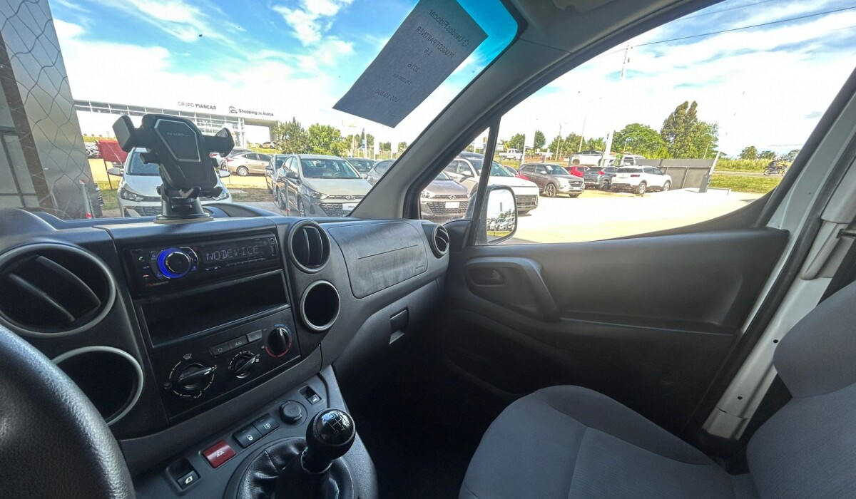 PEUGEOT PARTNER FURGON 1.8 2016 PEUGEOT PARTNER FURGON 1.8 2016