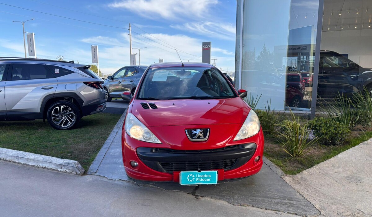 Peugeot 207 1.4 Compact - 2013 Peugeot 207 1.4 Compact - 2013