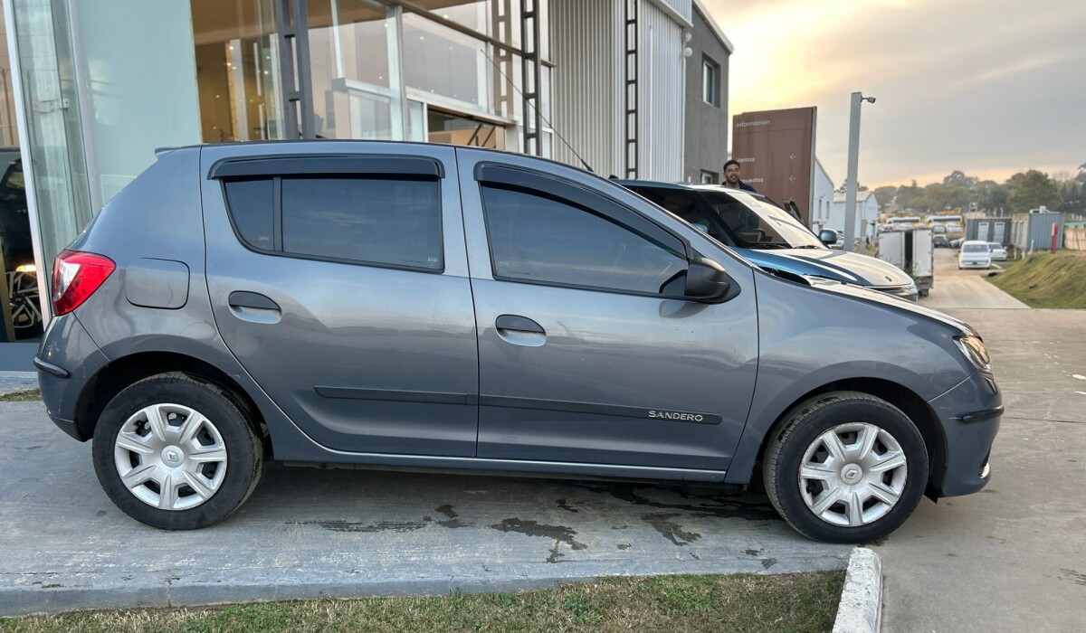 Renault Sandero Autentique Full - 2017 Renault Sandero Autentique Full - 2017