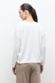 Sweater con encaje crudo