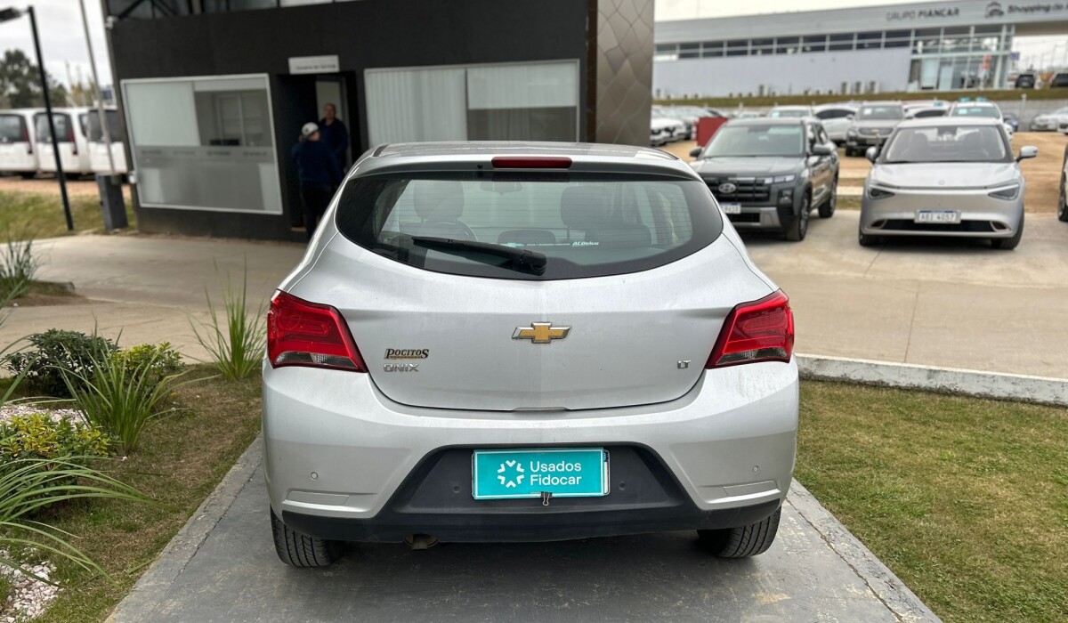 Chevrolet Onix 1.0 LT - 2019 Chevrolet Onix 1.0 LT - 2019