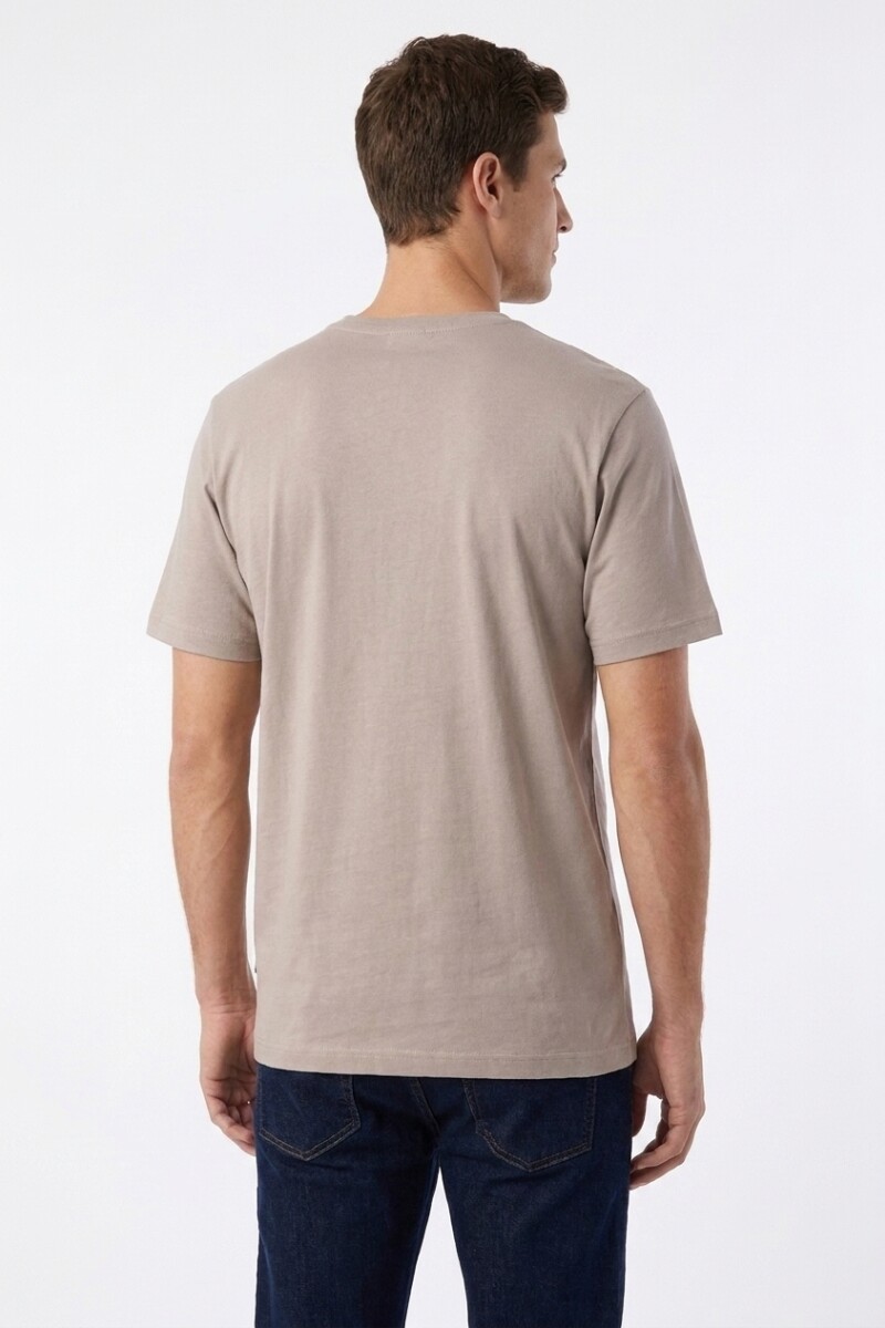 Remera m/c hombre GOOFY BEIGE