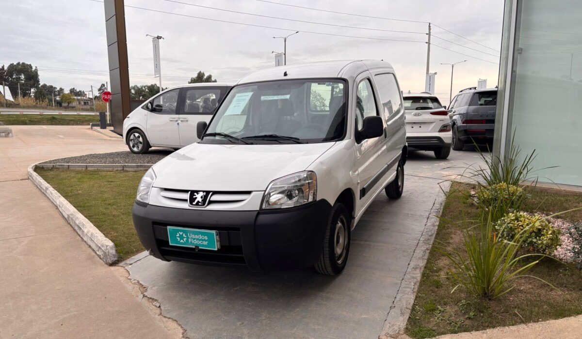 Peugeot Partner 1.4 Furgon - 2017 Peugeot Partner 1.4 Furgon - 2017