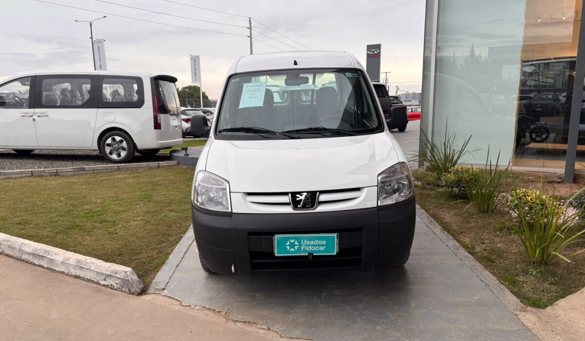 Peugeot Partner 1.4 Furgon - 2017 Peugeot Partner 1.4 Furgon - 2017