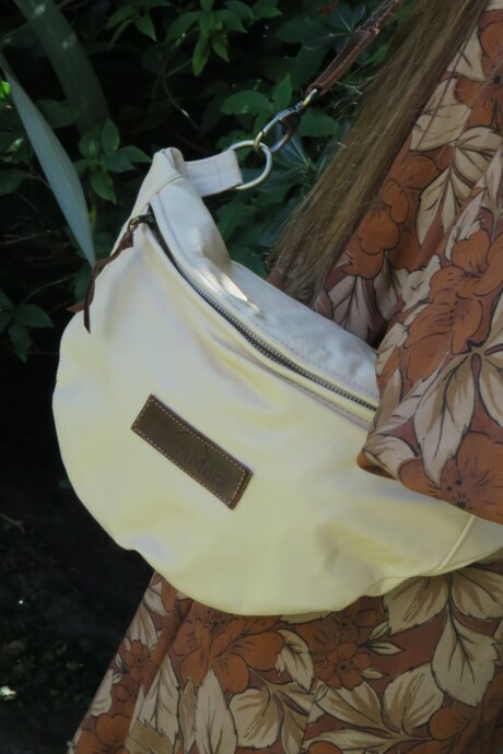 Leather Fanny Pack Avellana