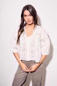 Blusa Encaje Bordados Nacar