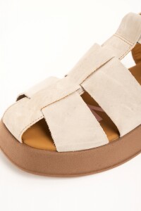 Sandalia Cangrejera Con Plataforma Nacar