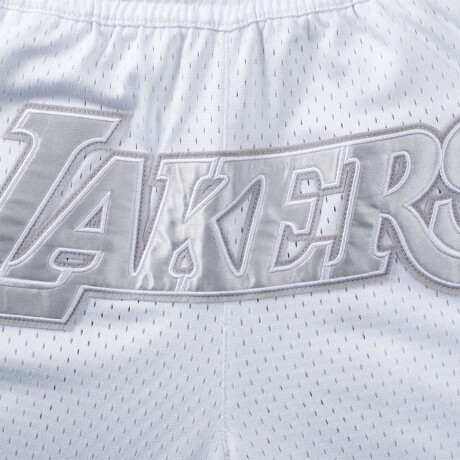 SHORT DE HOMBRE NBA FRONT FELT BASE LOGO REGULAR FIT Lakers